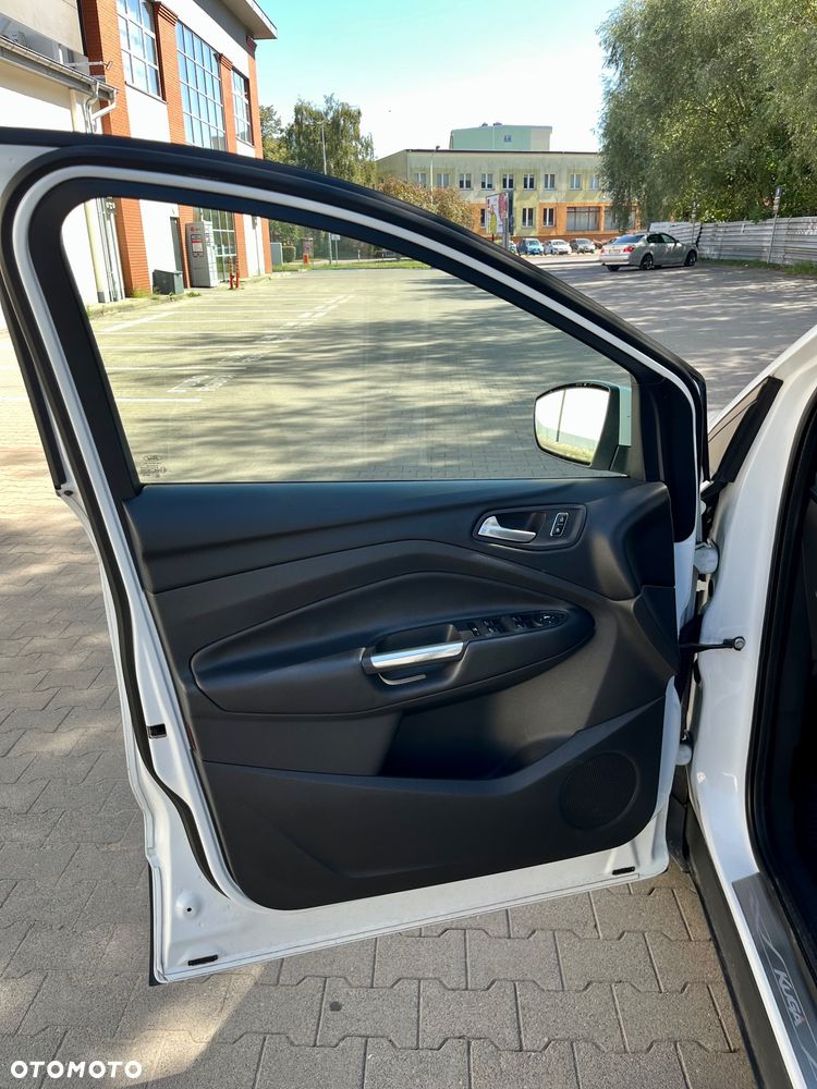 Ford Kuga 1.6 EcoBoost 2x4 Titanium - 10