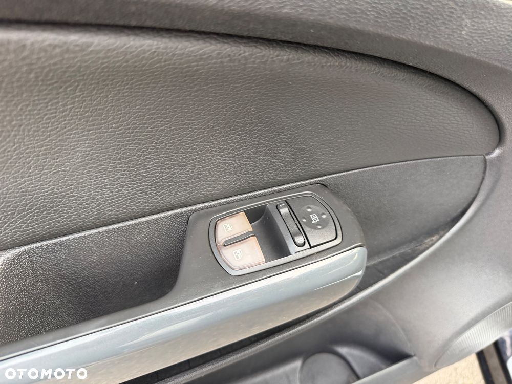 Opel Corsa 1.4 16V Active - 25