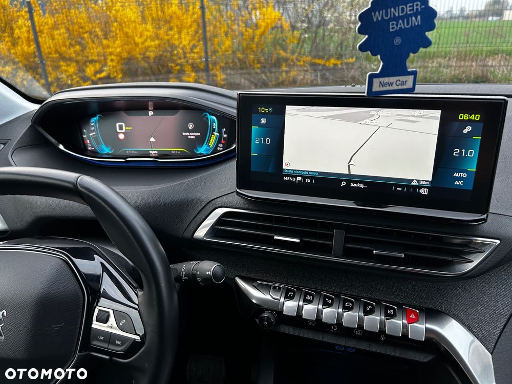 Peugeot 3008 1.6 PureTech Hybrid4 PHEV Allure Pack S&S EAT8 - 24