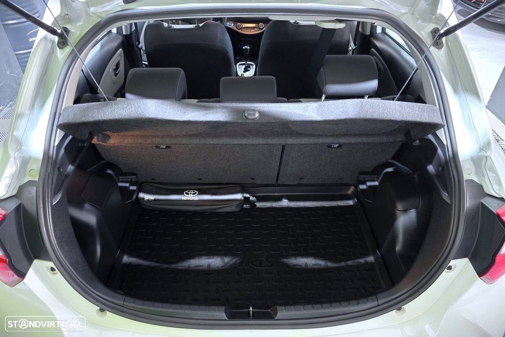 Toyota Yaris 1.5 HSD Comfort - 32