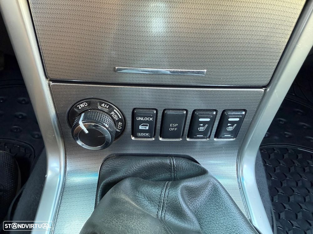 Nissan Navara 2.5 dCi KC SE 4WD - 32