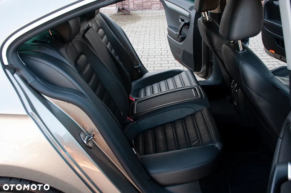 Volkswagen Passat CC - 20