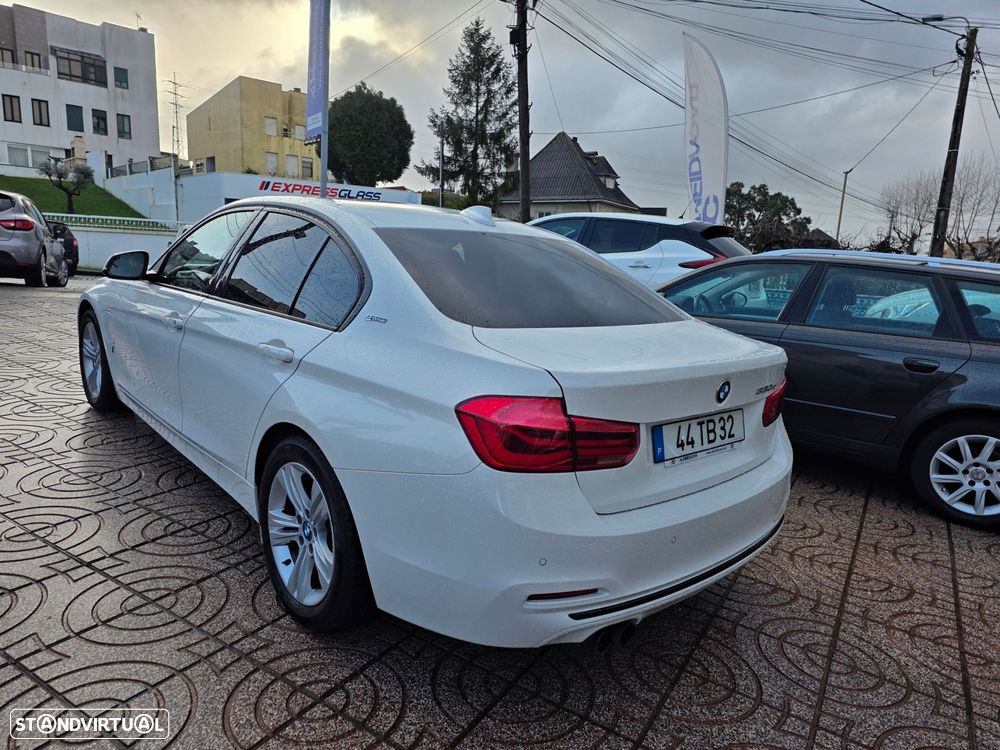 BMW 330 e iPerformance Line Sport - 4