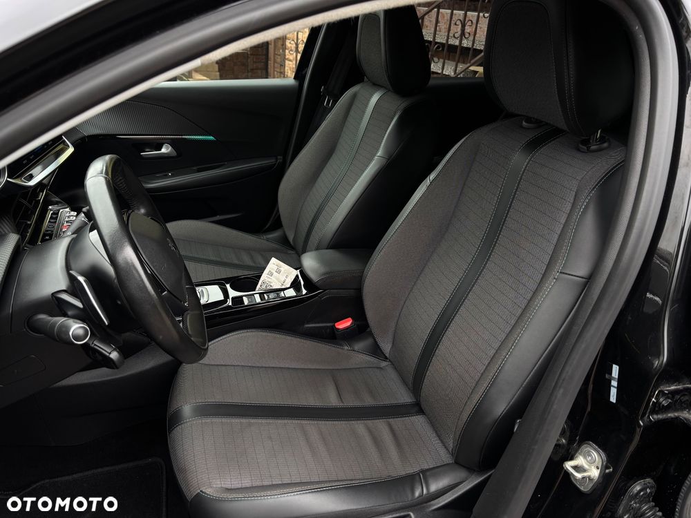 Peugeot 208 PureTech 100 EAT8 Allure - 14