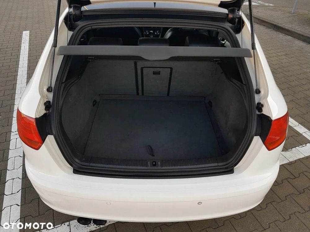 Audi A3 Sportback 2.0 TDI DPF Quattro Ambiente - 8