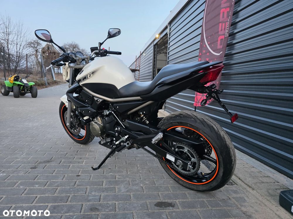 Yamaha XJ - 6