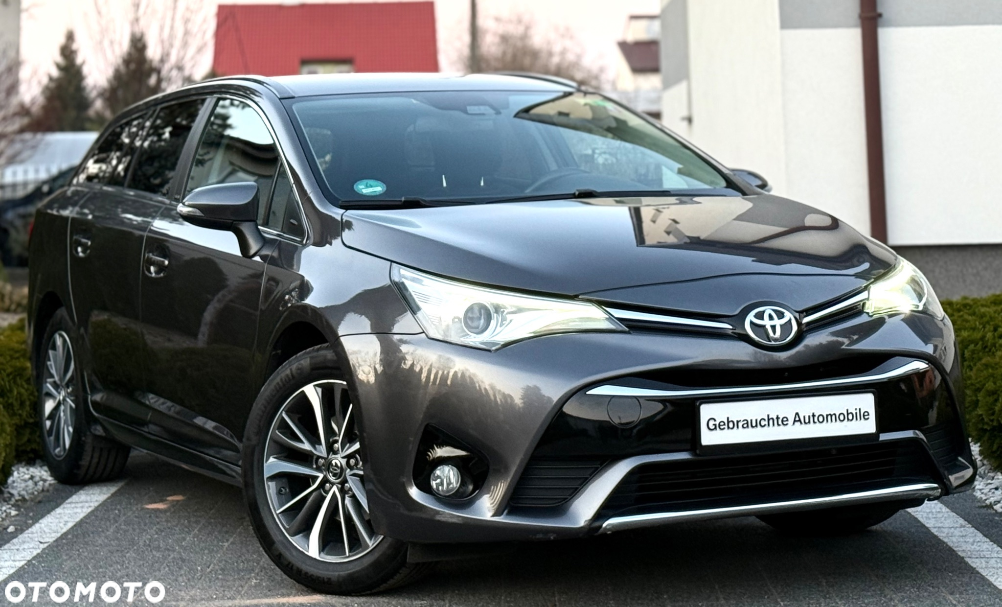 Toyota Avensis Touring Sports 1.8 Edition S+ - 25