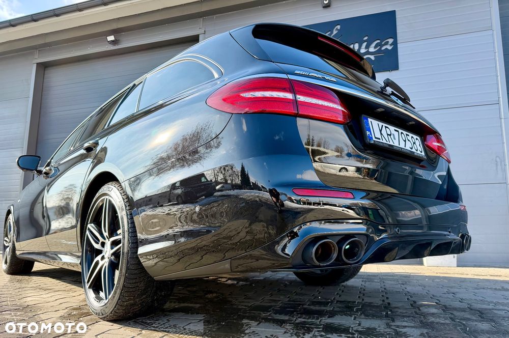 Mercedes-Benz Klasa E AMG 53 4-Matic+ - 22