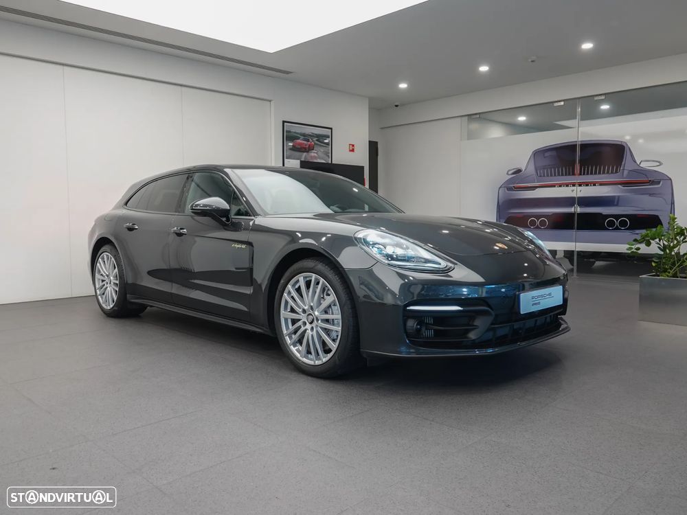Porsche Panamera Sport Turismo 4 E-Hybrid - 13