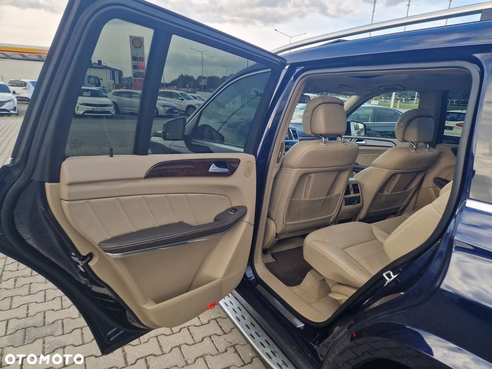 Mercedes-Benz GL - 27