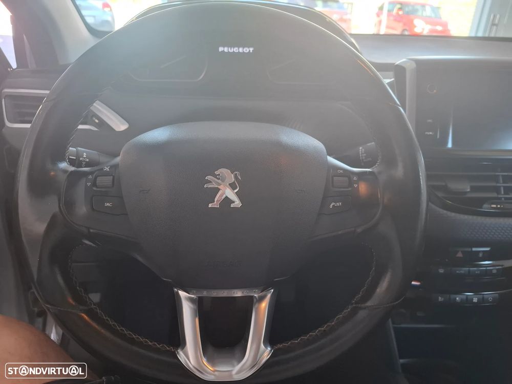 Peugeot 208 1.2 PureTech Allure - 11