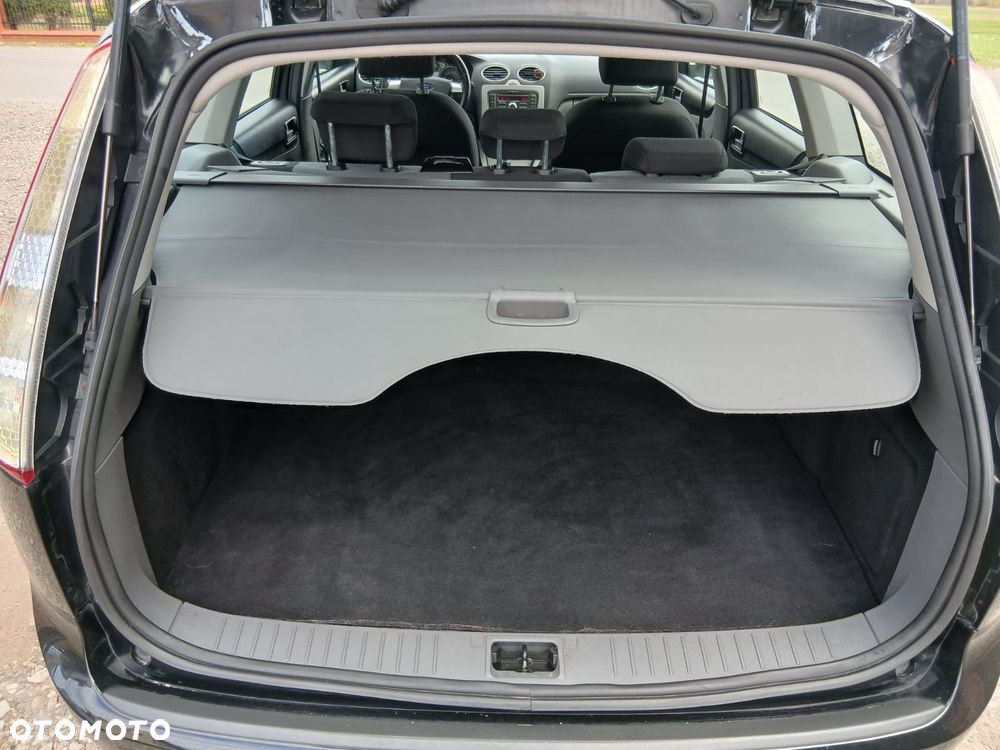 Ford Focus 1.6 16V Ambiente - 38