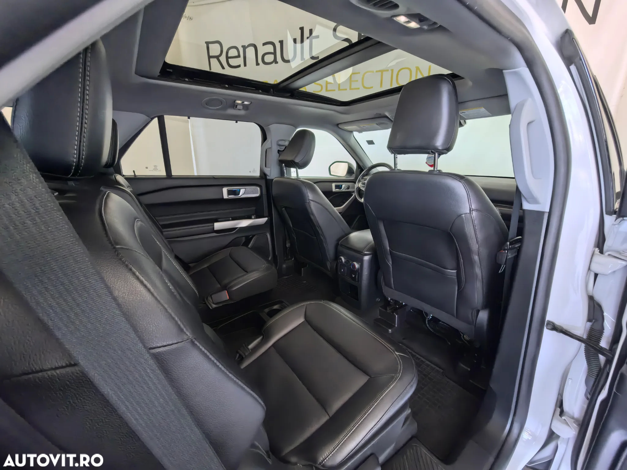 Ford Explorer - 29