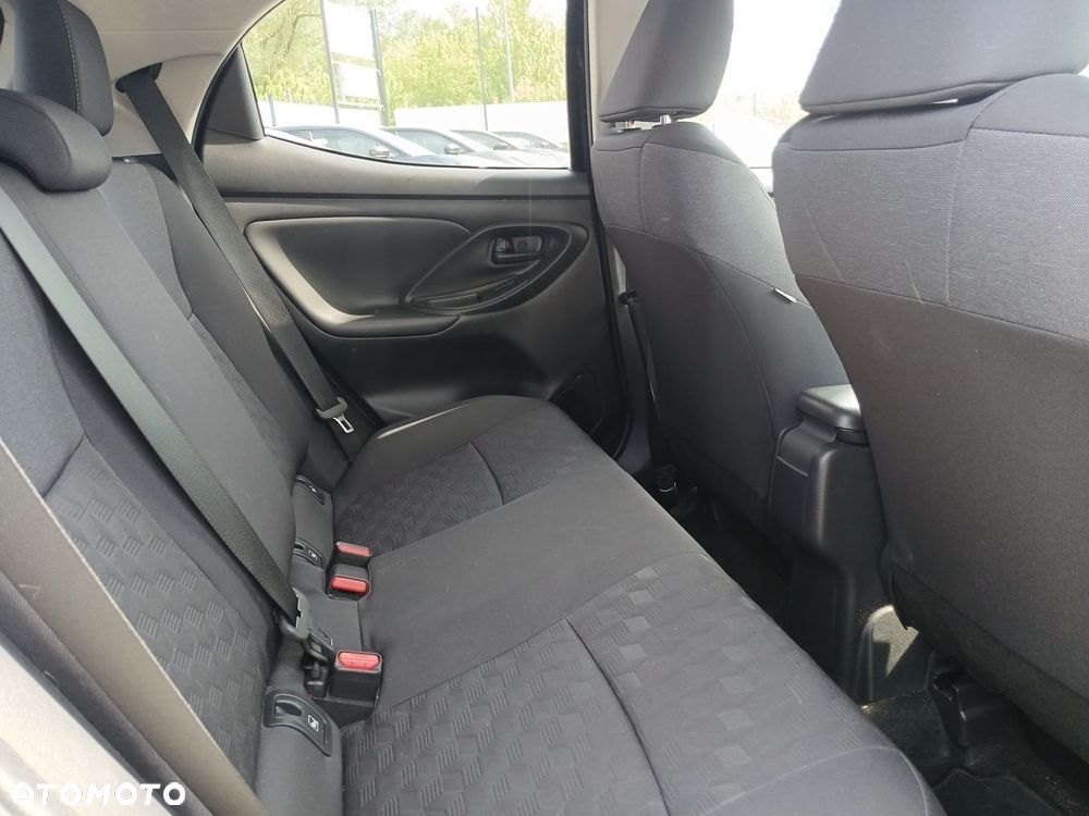 Toyota Yaris - 10