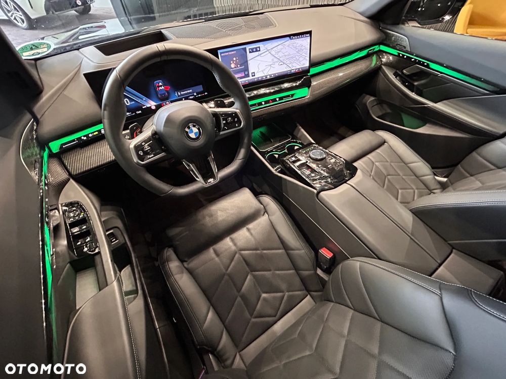 BMW Seria 5 540d xDrive mHEV - 25