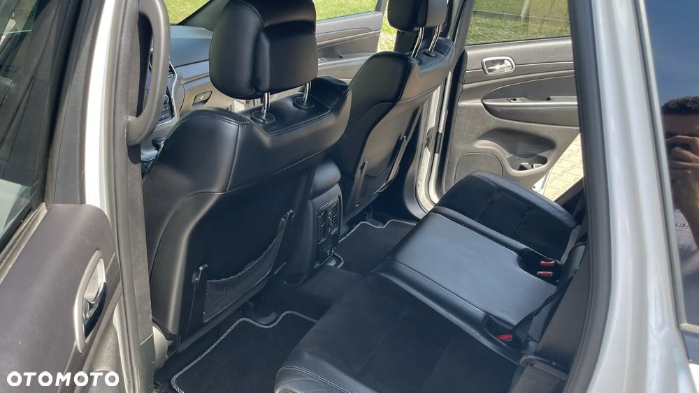 Jeep Grand Cherokee - 16