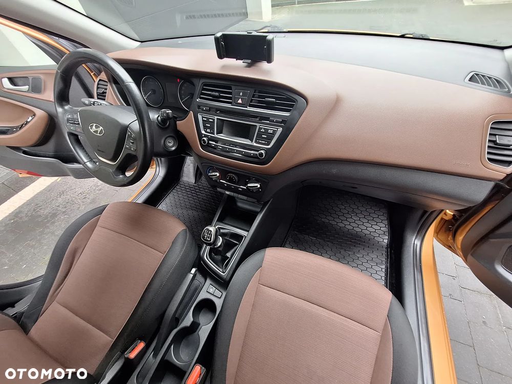 Hyundai i20 1.1 CRDi - 8