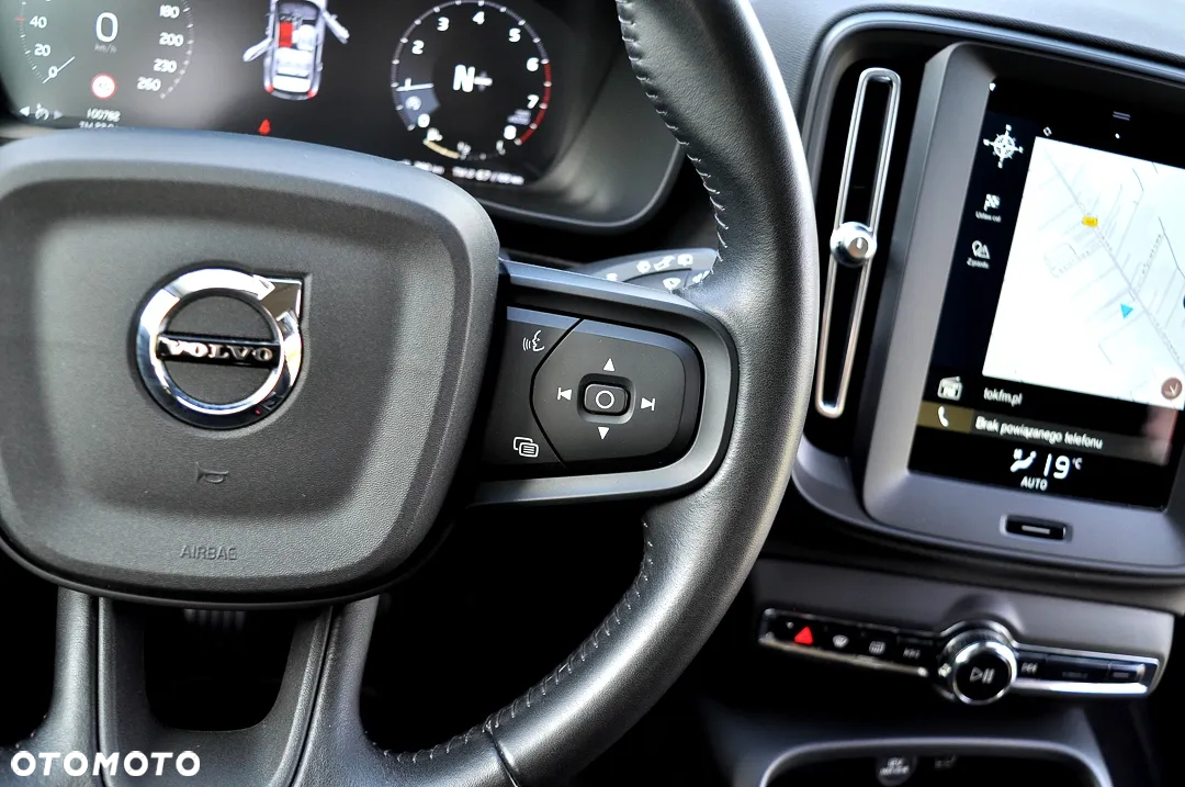 Volvo XC 40 T2 Momentum Pro - 28