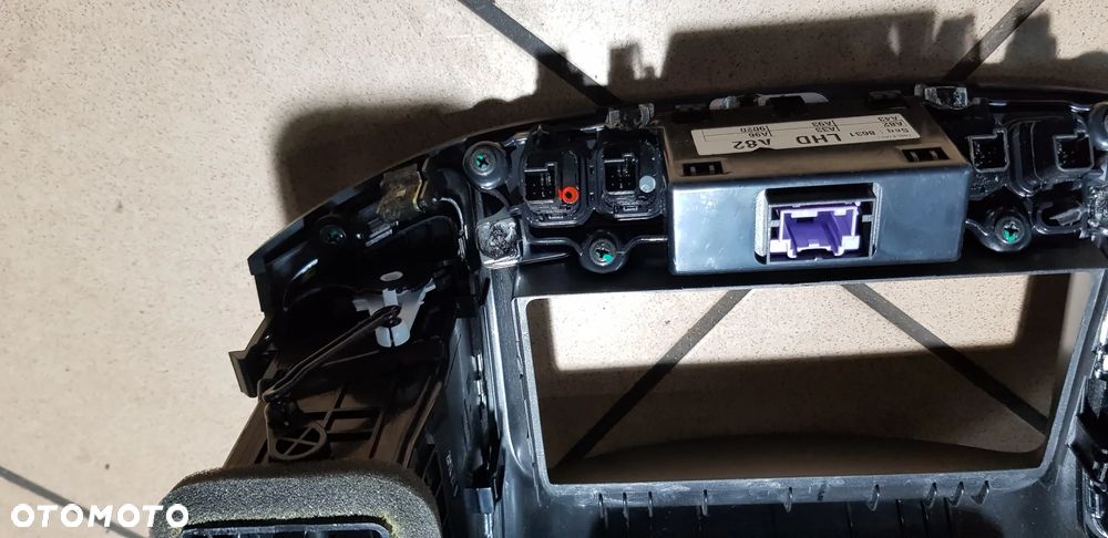 Chevrolet Captiva Lift Ramka Radia Wyświetlacza - 7