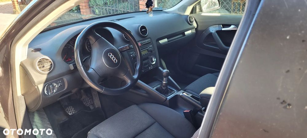 Audi A3 3-drzwiowe 2.0 TDI DPF Attraction - 4