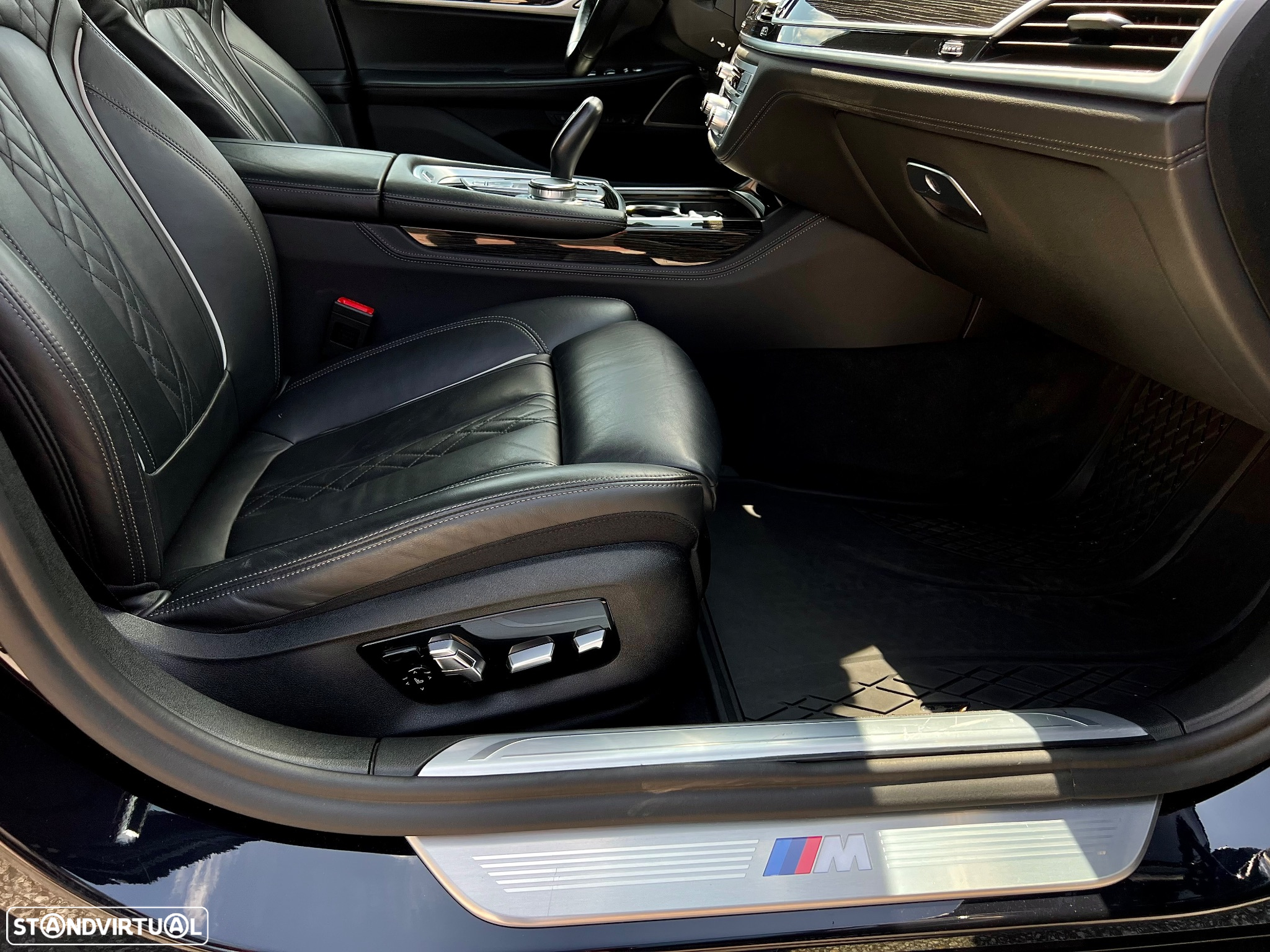 BMW 745 e iPerformance Pack M Auto - 29