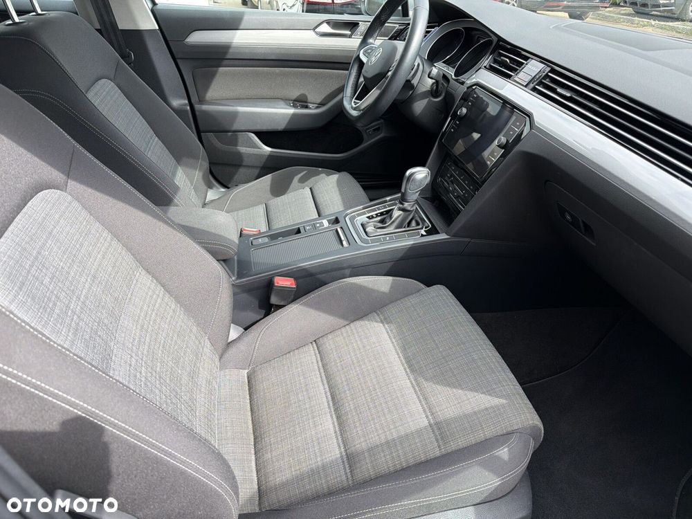 Volkswagen Passat - 35