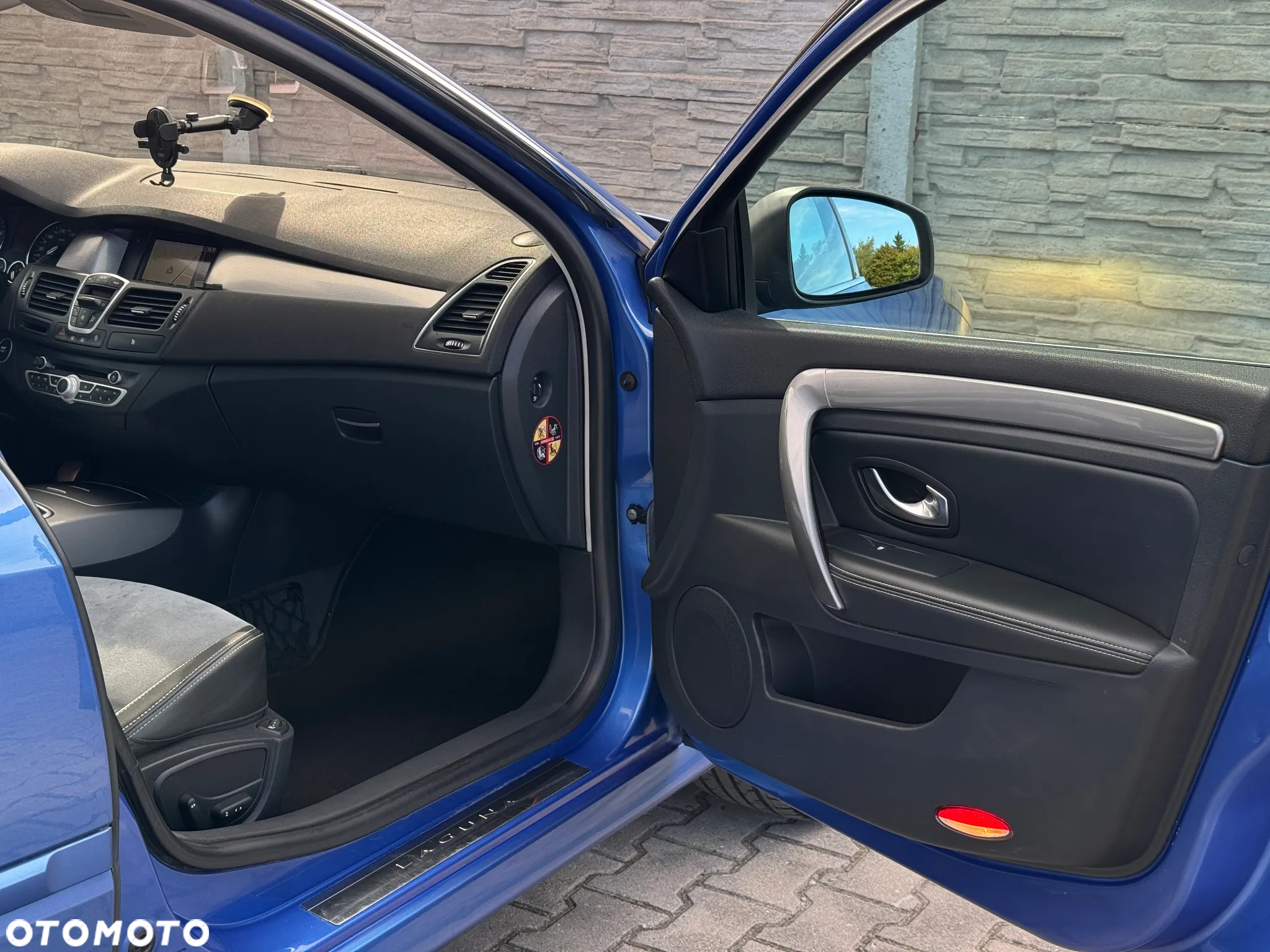 Renault Laguna 2.0 dCi Initiale ESM - 17