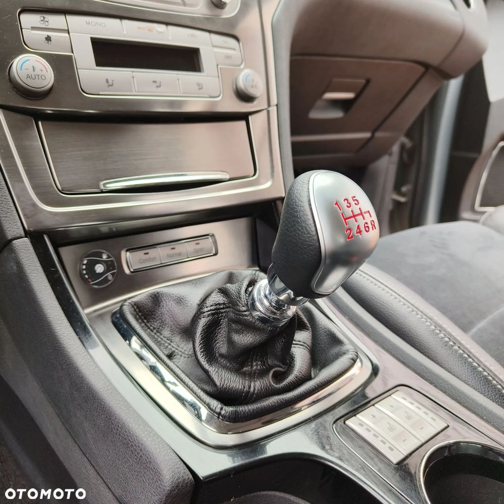 Ford Mondeo 2.5 Titanium X - 14