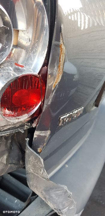 TOYOTA AVENSIS T25 KOMBI KLAPA TYŁ - 3