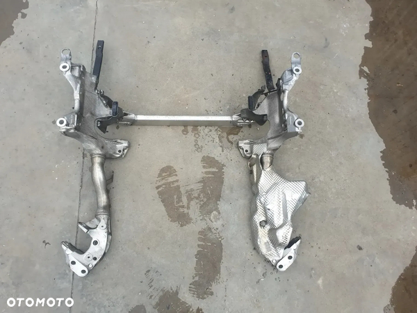 SANKI BELKA ZAWIESZENIA TRAWERSA PRZÓD 8R0399315G AUDI SQ5 Q5