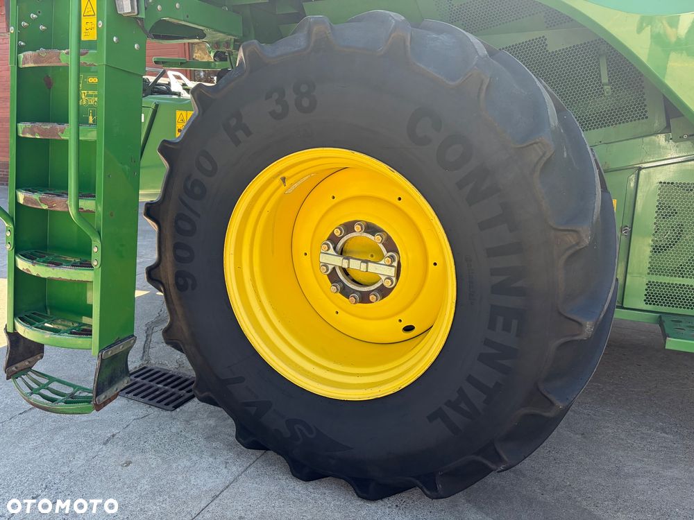John Deere S680i - 13
