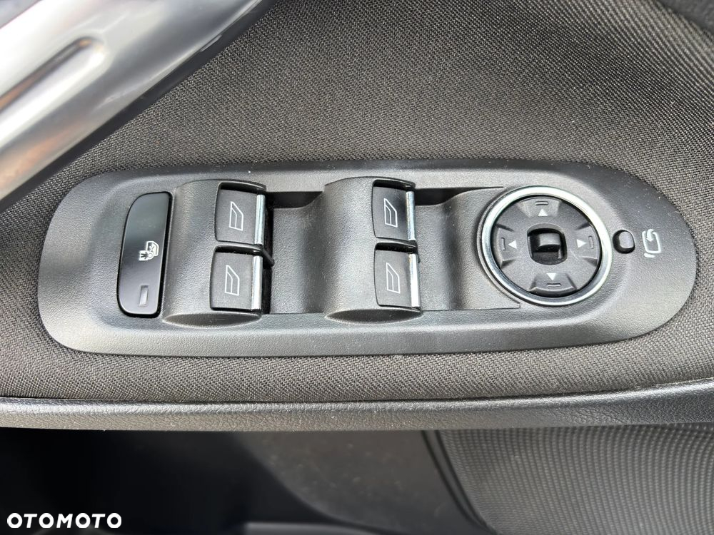 Ford S-Max 2.0 TDCi DPF Titanium - 24