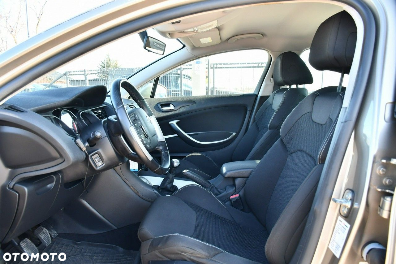 Citroën C5 1.8i 16V Dynamique - 29