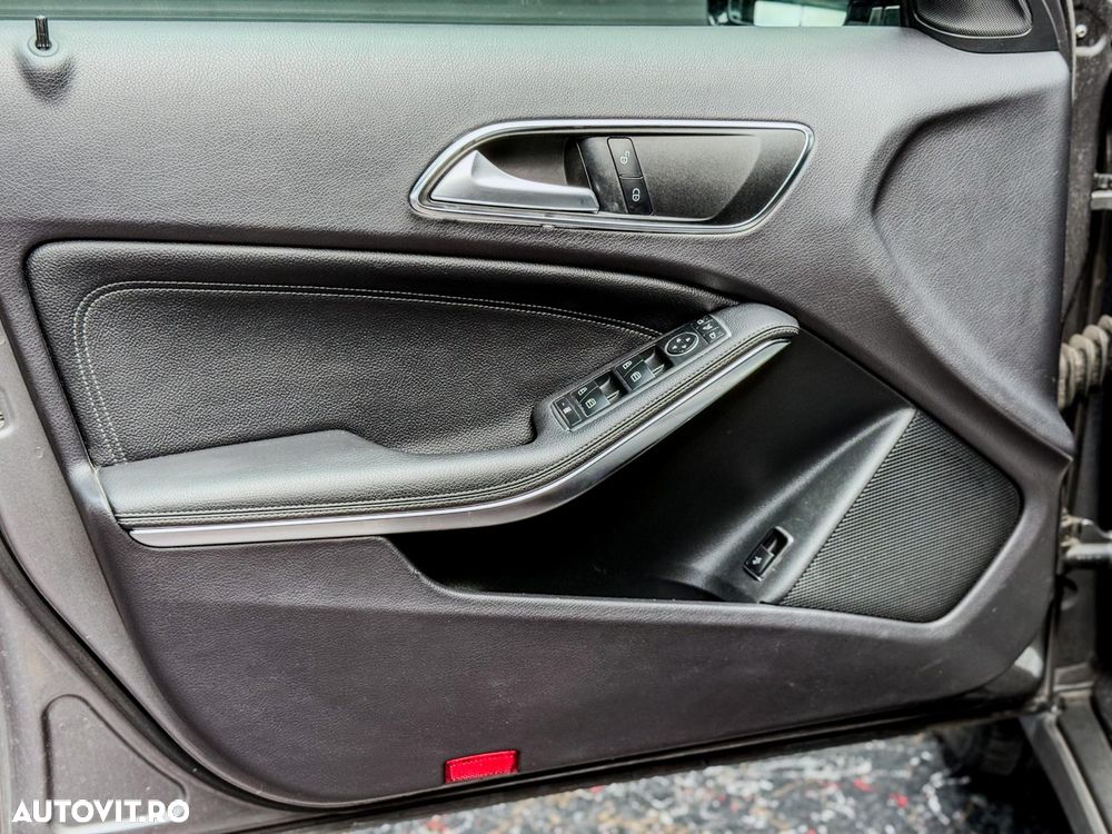 Mercedes-Benz GLA 200 d 4MATIC 7G-DCT Urban - 25
