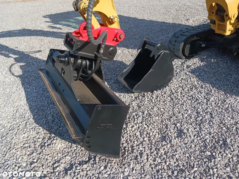 Caterpillar 301.8 - 19