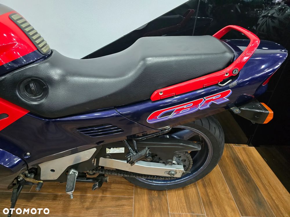 Honda CBR - 27