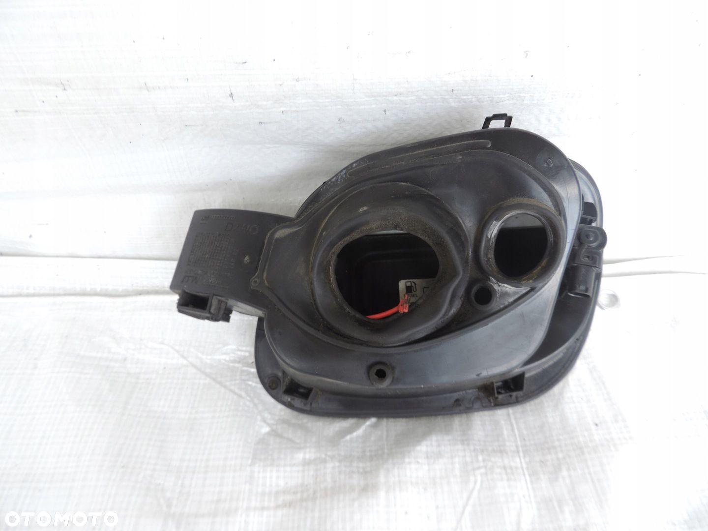 Wlew paliwa adblue Y22R Opel Astra K V 39143518 - 2