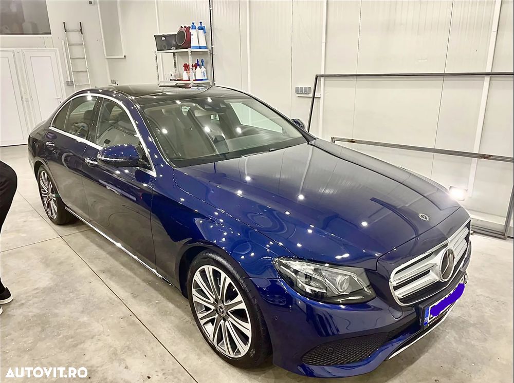 Mercedes-Benz E 220 d Aut. - 1