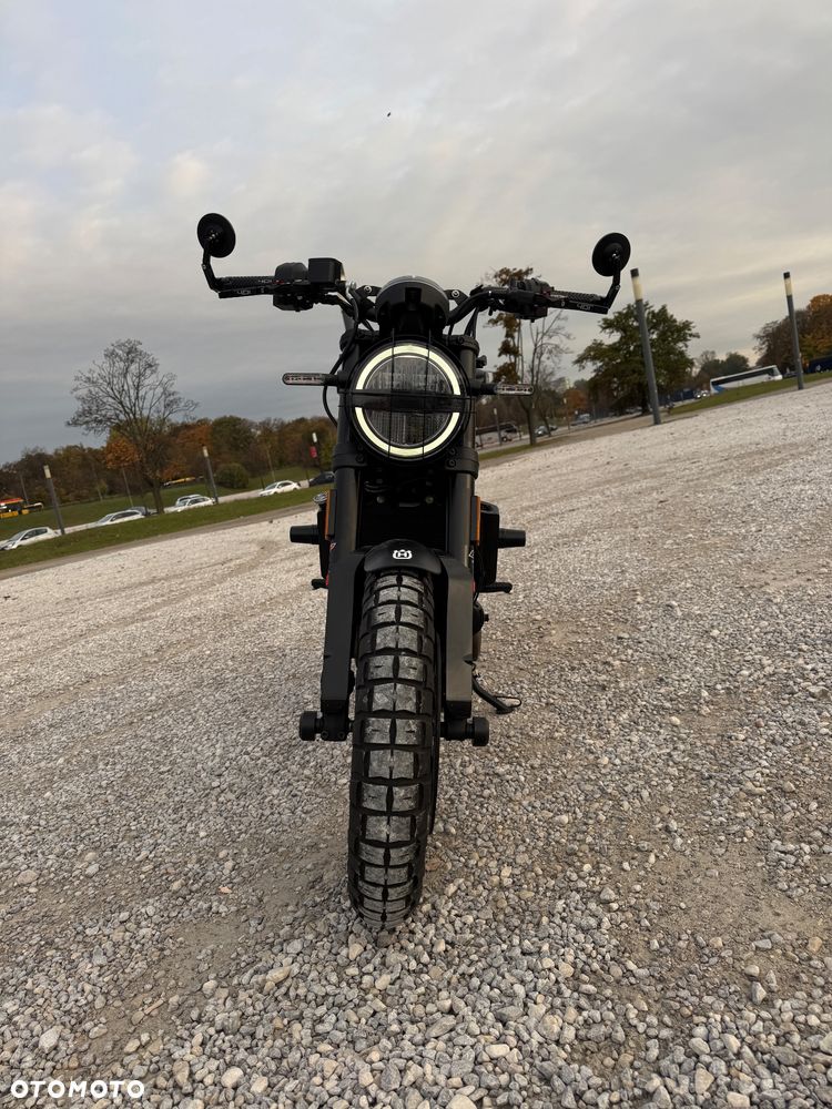 Husqvarna Svartpilen - 3