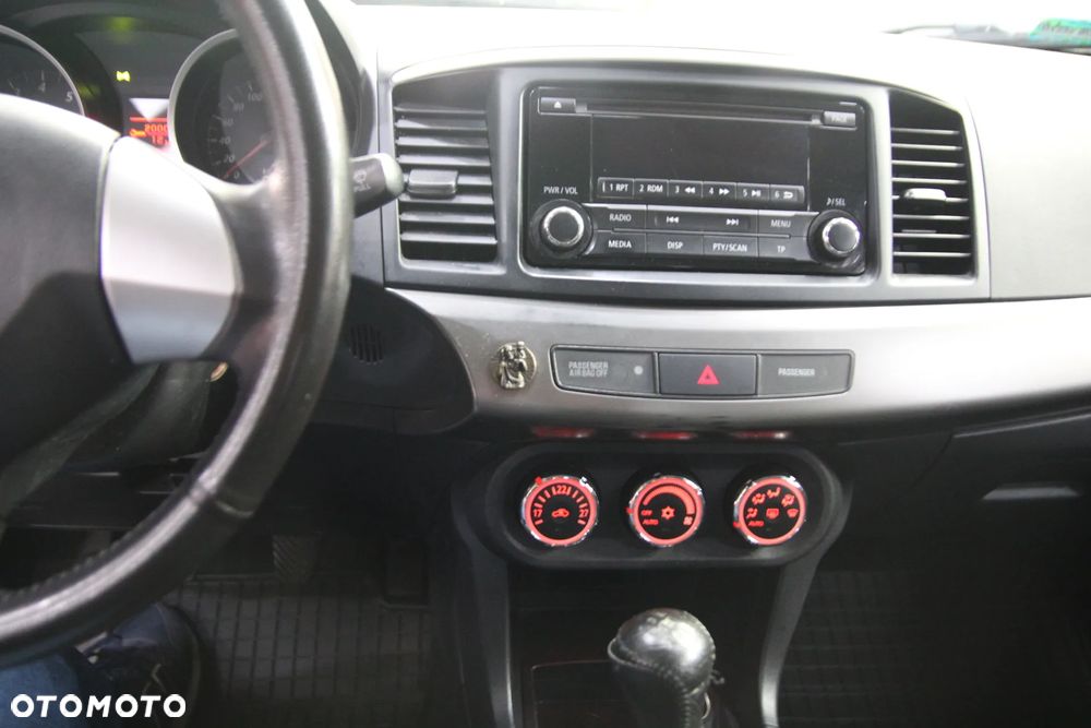 Mitsubishi Lancer 1.6 Invite - 10