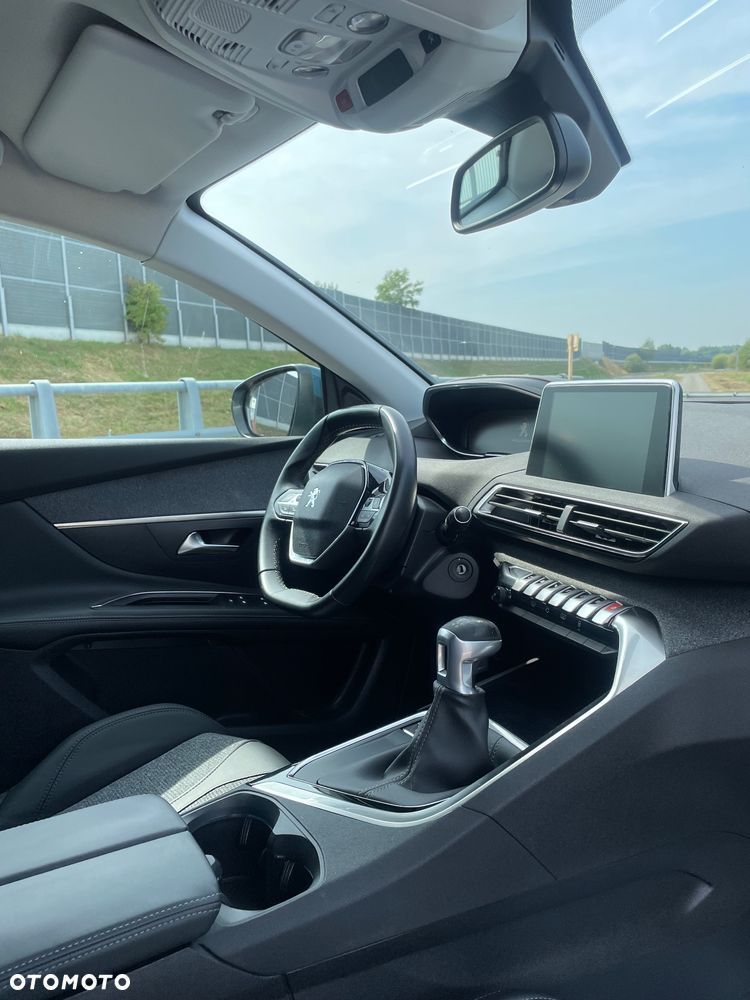 Peugeot 5008 - 24