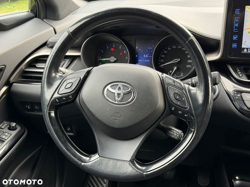 Toyota C-HR 1.2 Turbo Team Deutschland - 17