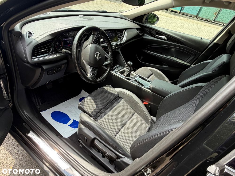 Opel Insignia - 12