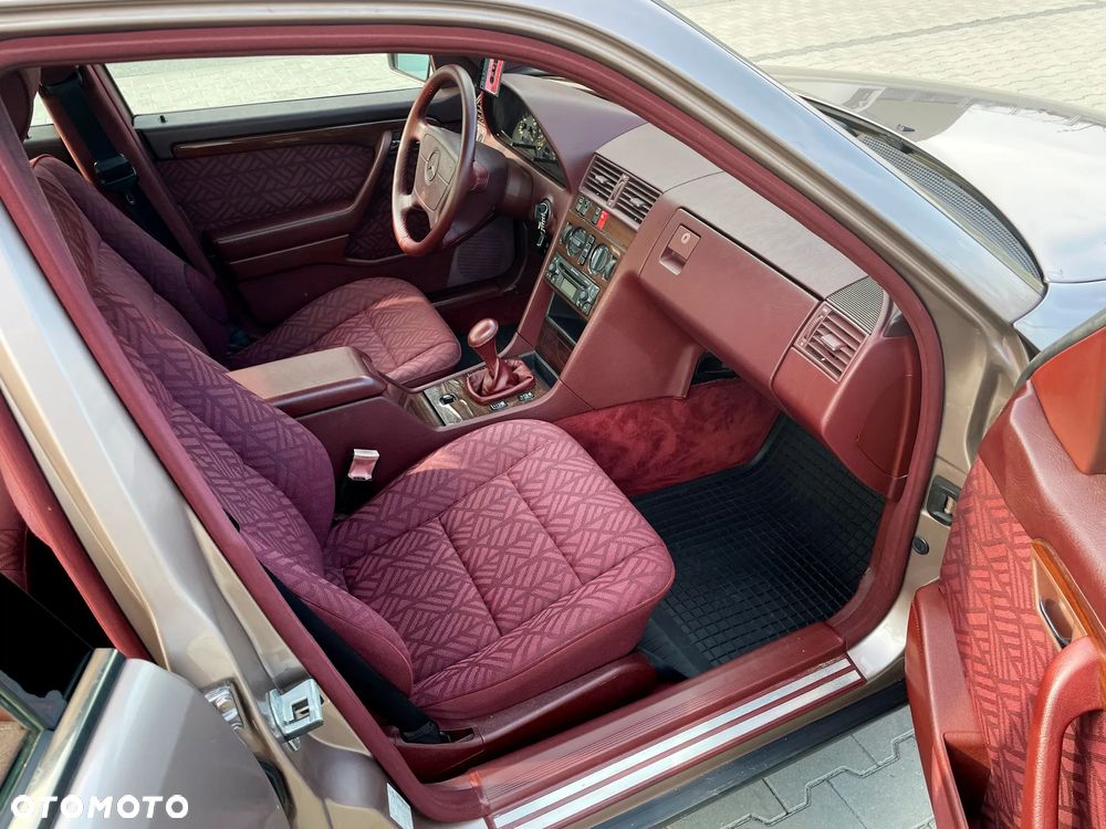 Mercedes-Benz Klasa C 220 D Elegance - 6