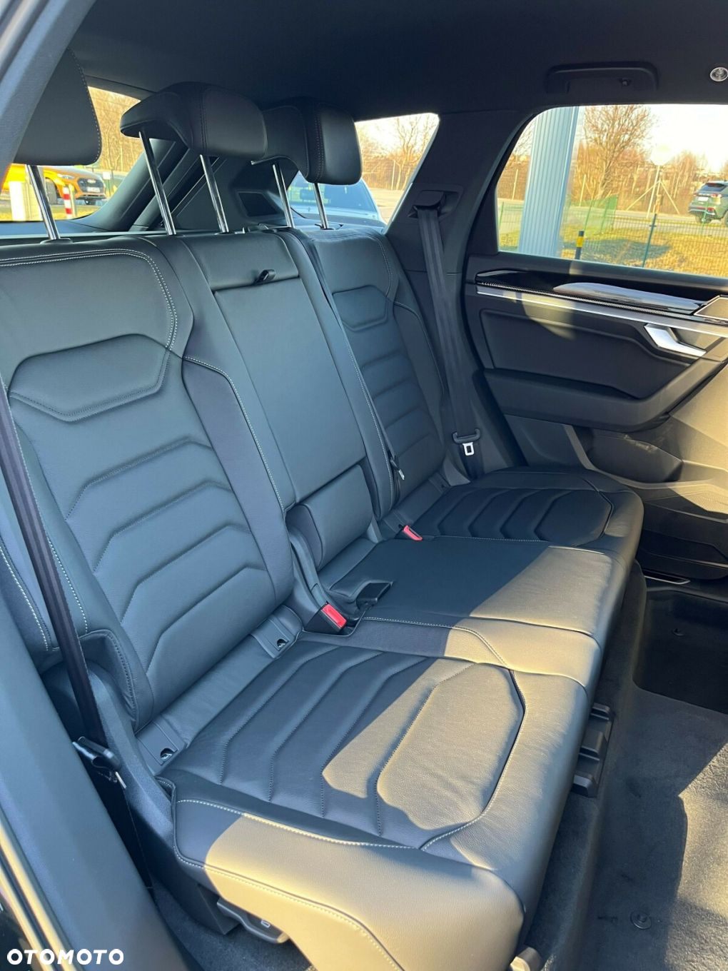Volkswagen Touareg 3.0 V6 TDI 4Motion R-Line - 11