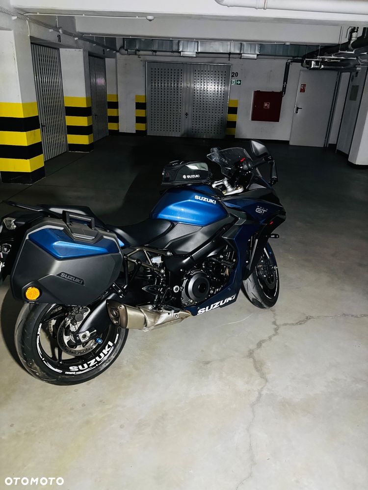 Suzuki GSX 1000 - 2