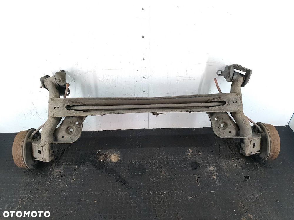 BELKA ZAWIESZENIA, OŚ TYŁ  DACIA DUSTER 555014225R 1.6 16V - 4