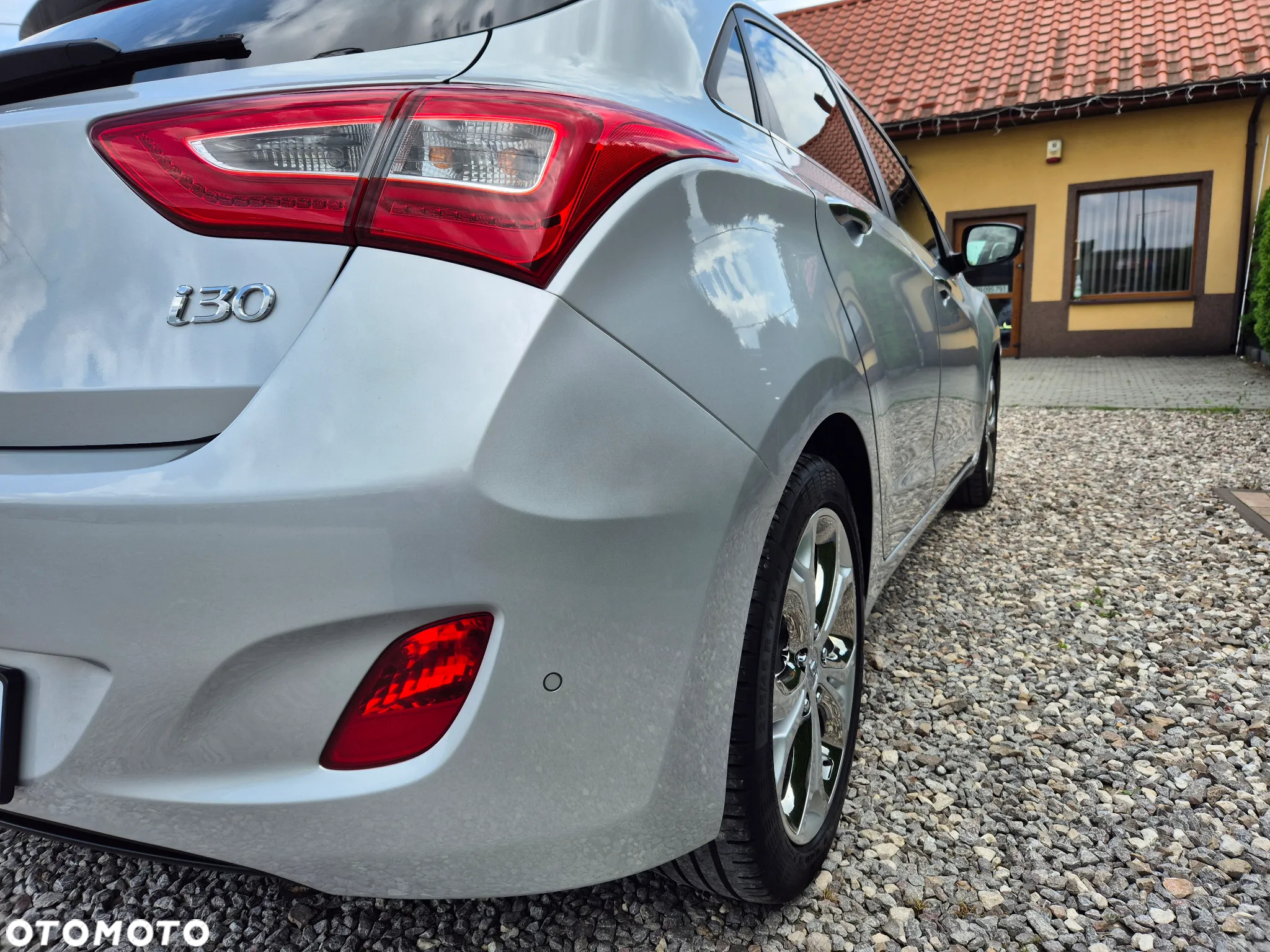 Hyundai i30 blue Kombi 1.6 GDi YES Gold - 23
