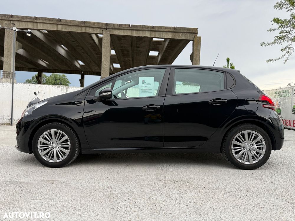 Peugeot 208 PureTech 82 Stop & Start Signature - 5