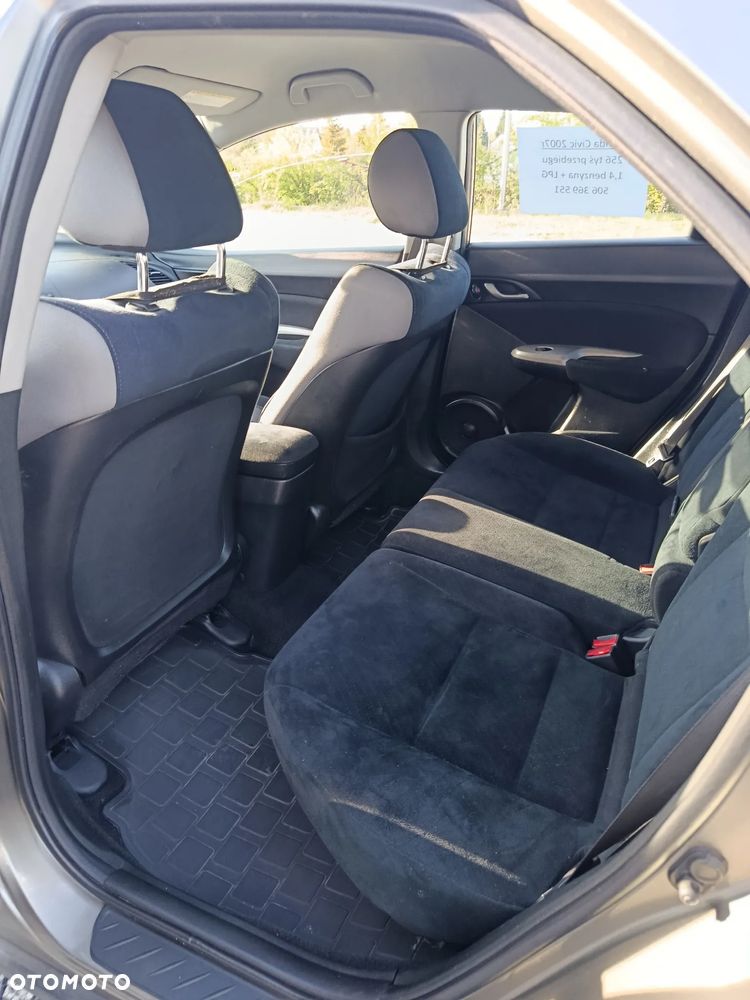 Honda Civic 1.4 Comfort - 12